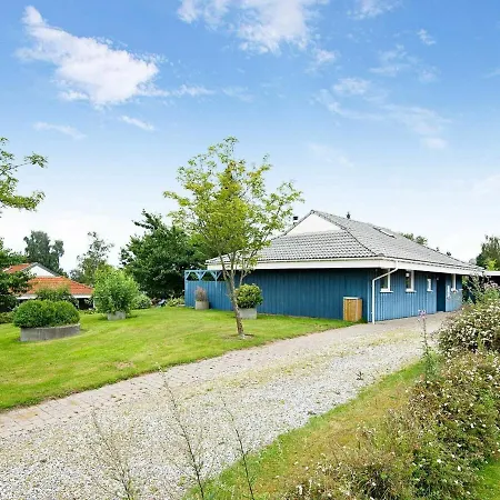 8 Person Holiday In