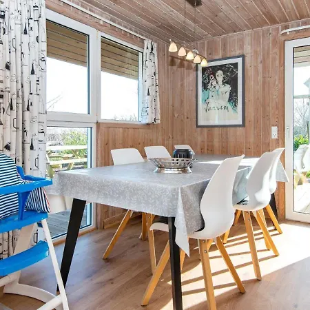 8 Person Holiday In *